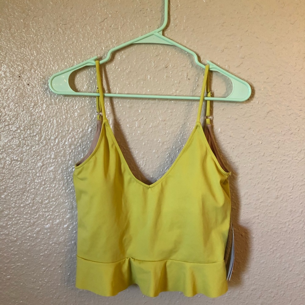 NWT Kortni Jeane green scoop top